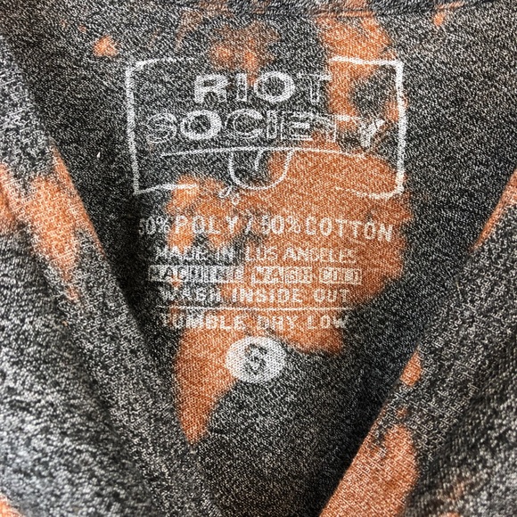 RIOT SOCIETY teddy bear bleached crop top - Picture 2 of 3